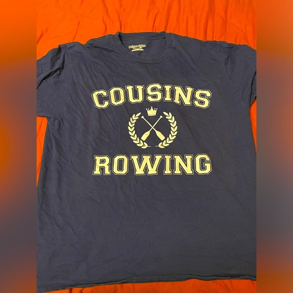 The Summer I turned Pretty Navy XL Basic T Shirt Cousins Rowing Merch - Picture 1 of 3
